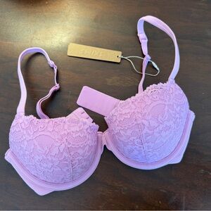 SKIMS Lace Bra in Light Pink